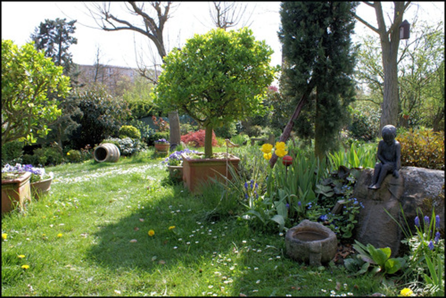 <p>garden, bağ</p>