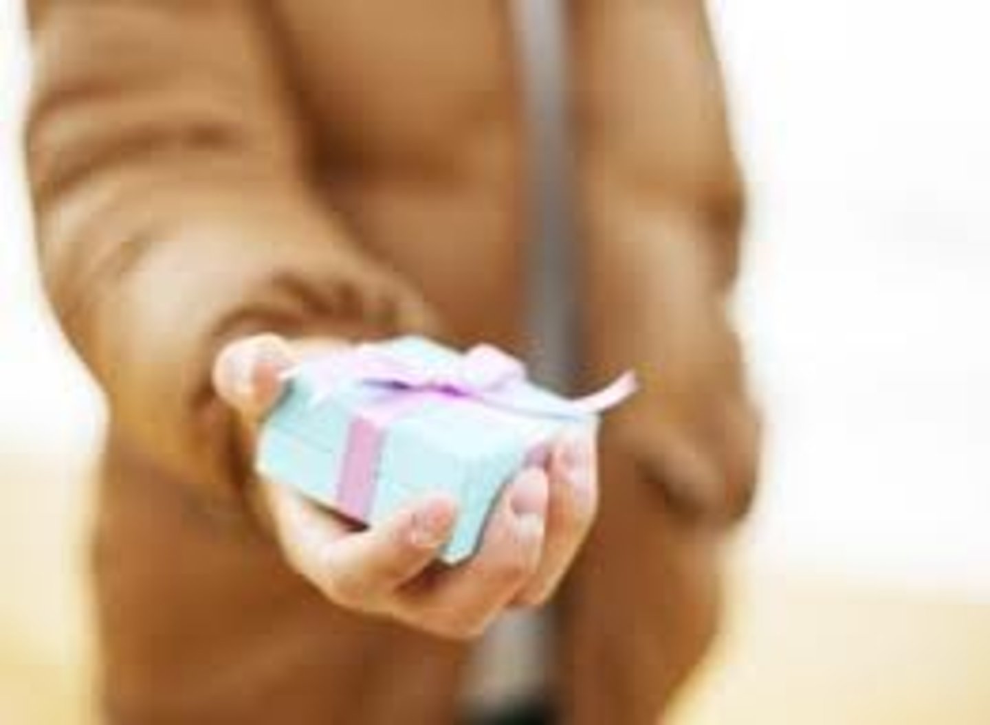 <p>o offer, to provide, təklif etmək, təmin etmək</p>