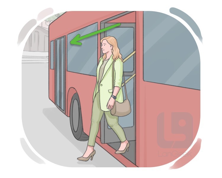 <p><strong>to leave a bus, train, or plane</strong></p><p><span><em>He ___________ the train near the city centre.</em></span></p>