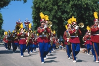 <p>Marching</p>