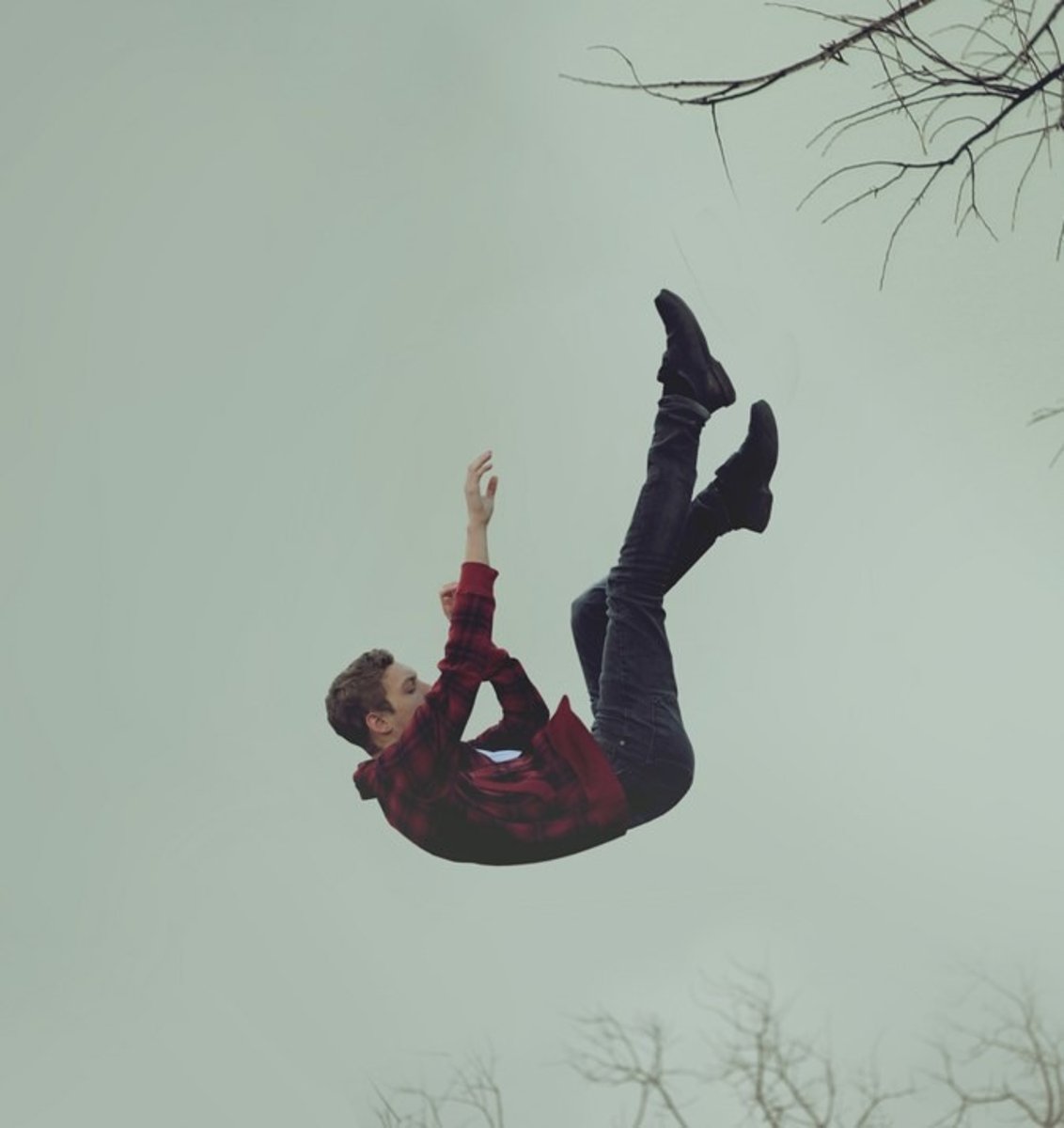 <p>to fall</p>