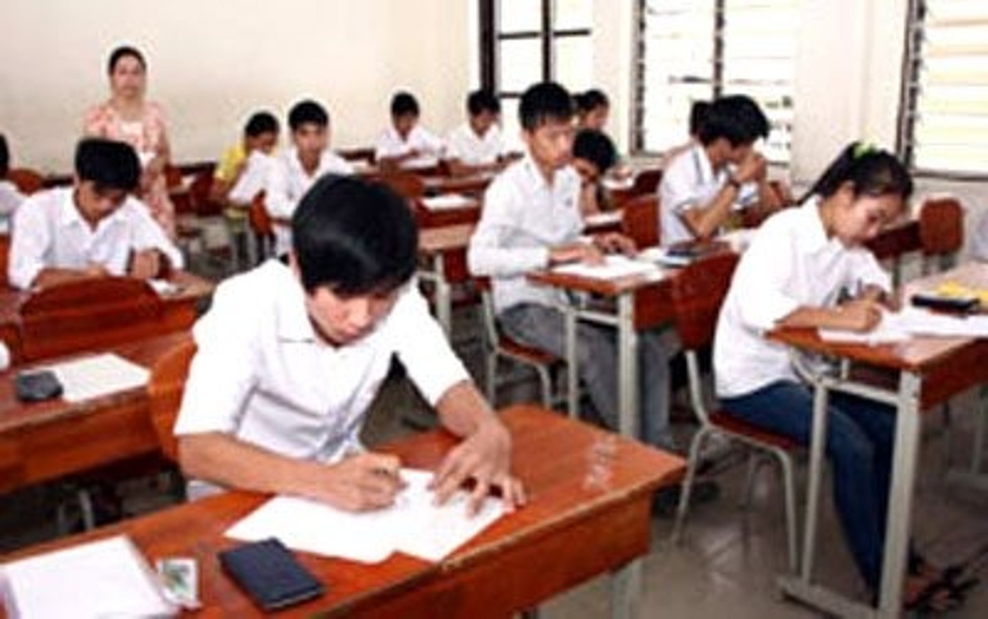 <p>/ɪɡˌzæm.əˈneɪ.ʃən/ Kỳ thi, sự kiểm tra</p>