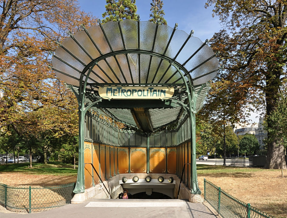 <p>Subway or Metro Entrance (Paris)</p>