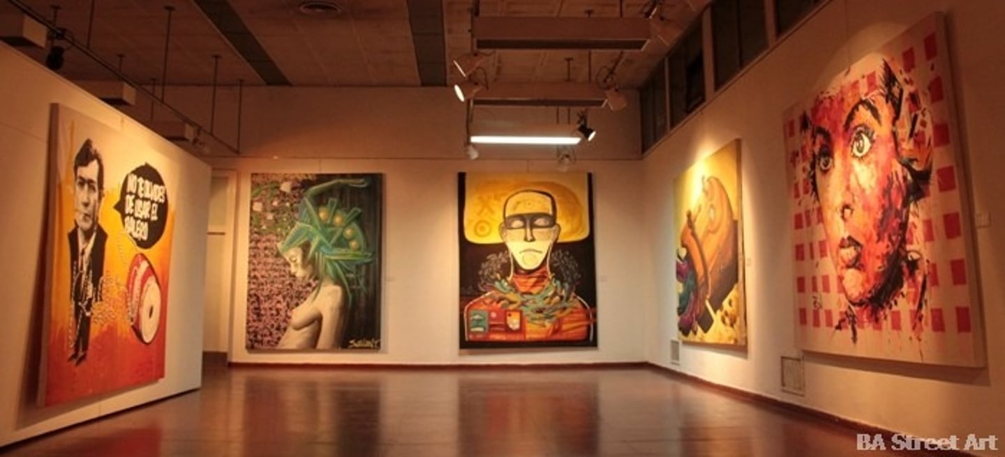 <p>Bảo tàng</p>