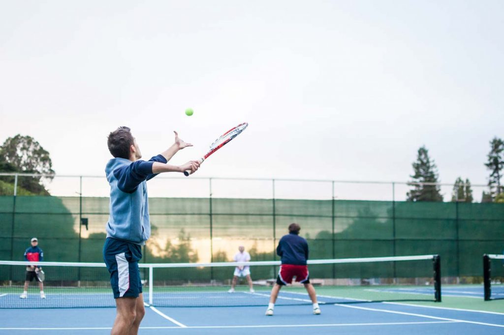 <p>play tennis</p>