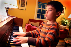 <p>liàn</p><p>to practice (verb)</p>