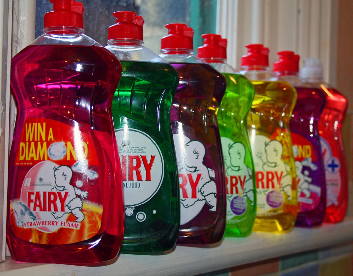 <p>A liquid soap designed for washing plates, glasses, and cutlery by hand.</p><p>Example: We are completely out of washing-up liquid, we need to buy some.</p>