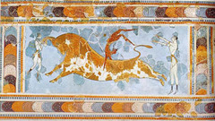 <p>Minoan artwork was characterized by a naturalistic pictorial style, and often took one of two forms: frescoes on palace walls or pottery designs.</p>
