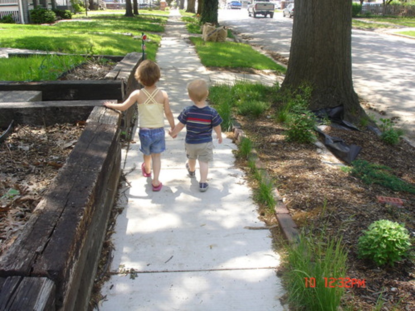 <p>hang out, stroll, go out, I have hanged out through city</p>