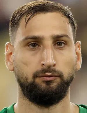 <p><strong><mark data-color="rgba(0, 0, 0, 0)" style="background-color: rgba(0, 0, 0, 0); color: inherit;">Målvakt i Paris Saint-Germain och det italienska landslaget</mark></strong>.21</p>