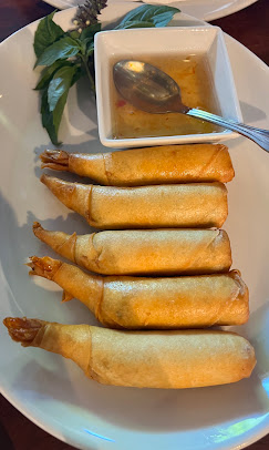 <p>appetizer, 5 count, ask “fried ones right”, filling is just shrimp and herbs</p>