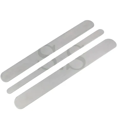 <p><span>bendable surgical hand tool used to hold back soft tissues, organs, or intestines and protect delicate structures during an operation</span></p>
