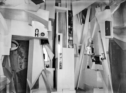 <p>Merzbau (Schwitters, 1919-1933)</p>