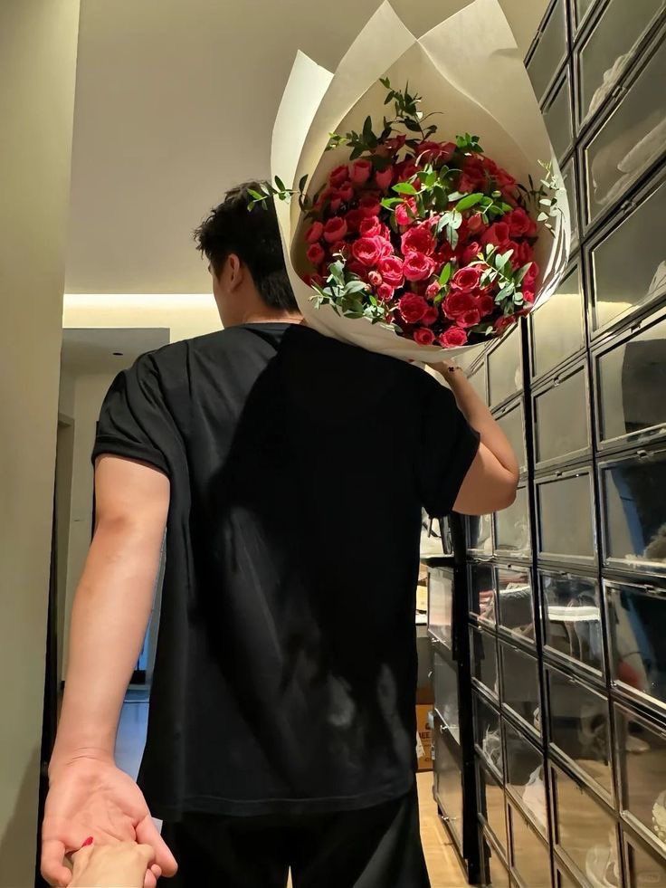 <p><span style="color: rgb(47, 55, 255);"><strong>남자친구</strong></span> (nam-ja-chin-gu)</p>