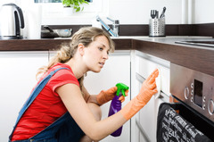 <p>to clean/wipe</p>