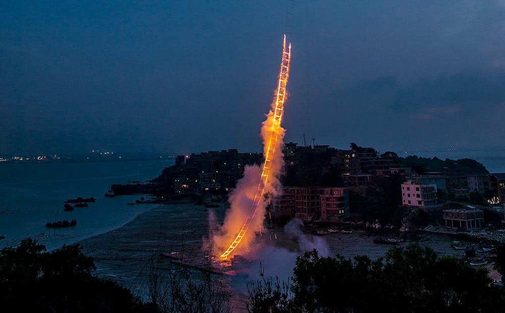 <p>Cai Guo-Qiang, <em>Sky Ladder, </em>2015</p>