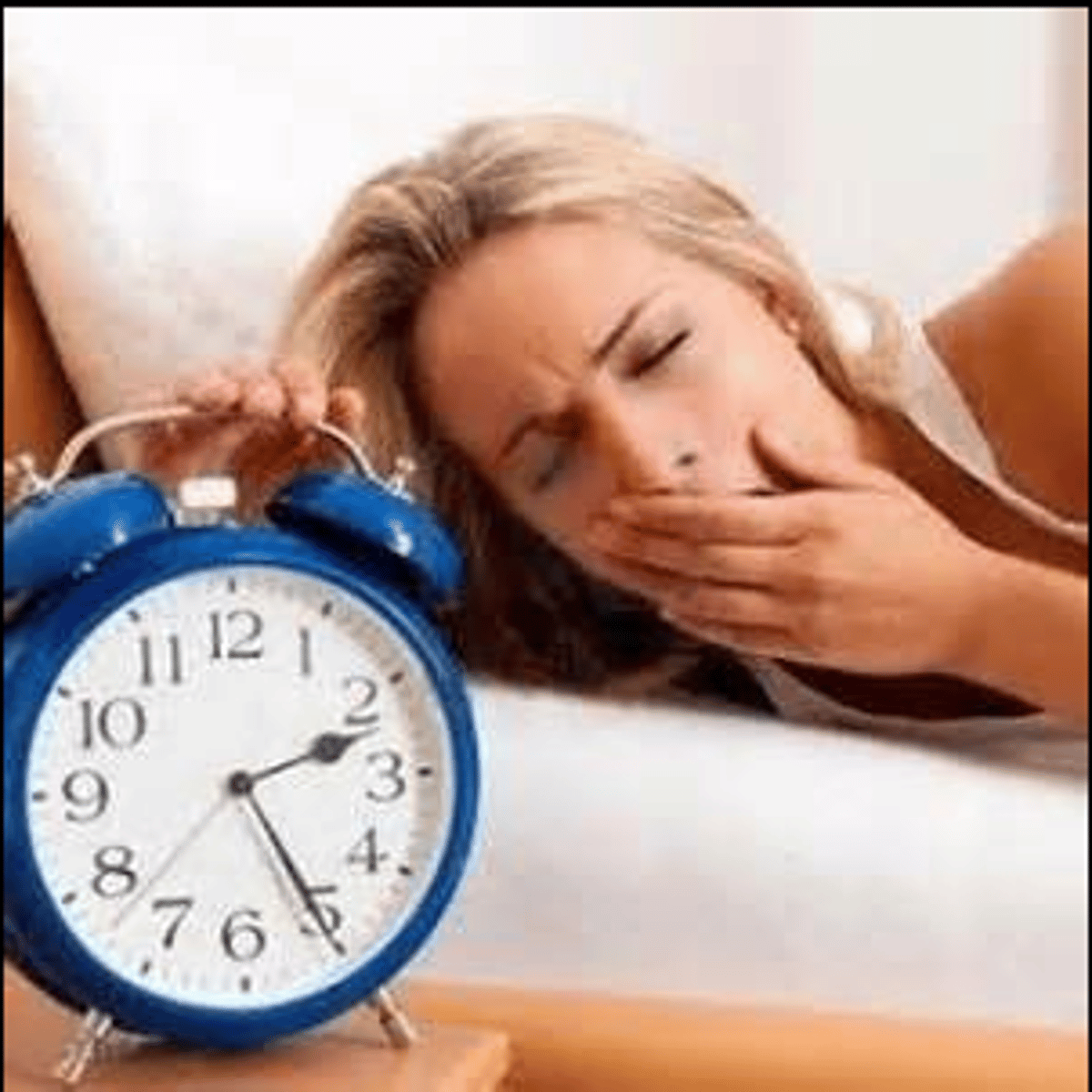 <p>(daily English) đặt báo thức Ví dụ: I set my alarm for 5 a.m.</p>