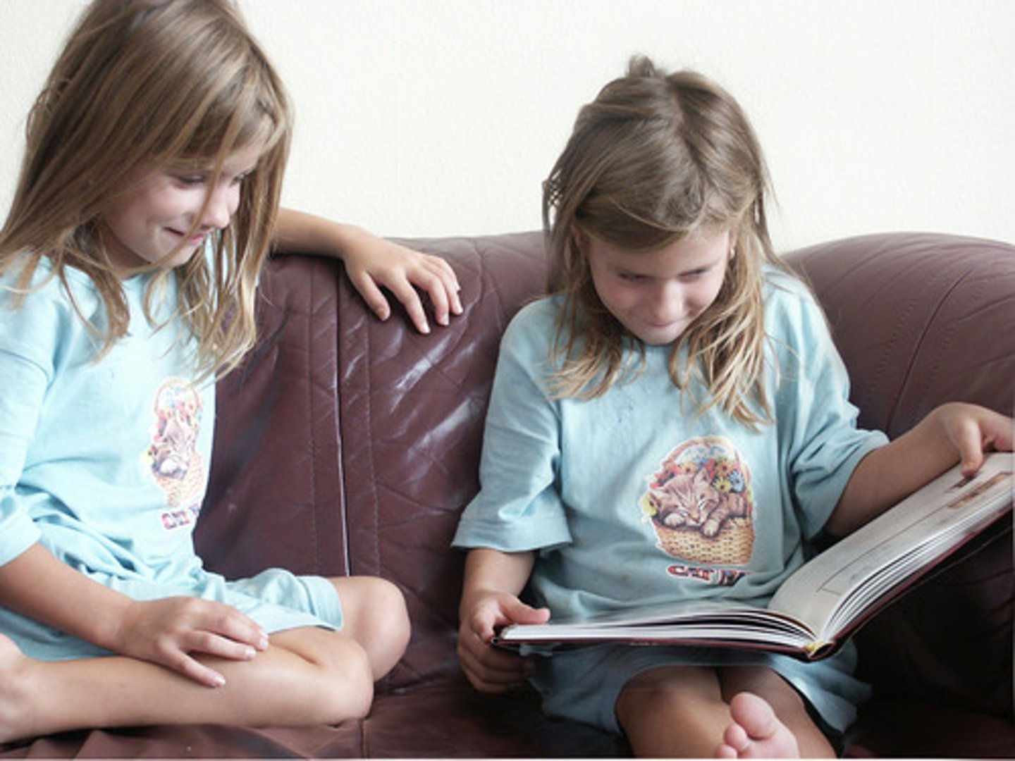 <p>lezen en luisteren tegelijk</p>