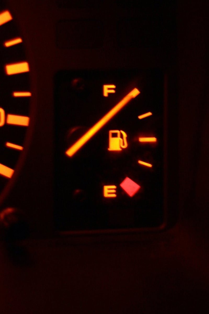 <p>Shows amount of fuel in the car. Below 1/4 has a great risk of running out</p>