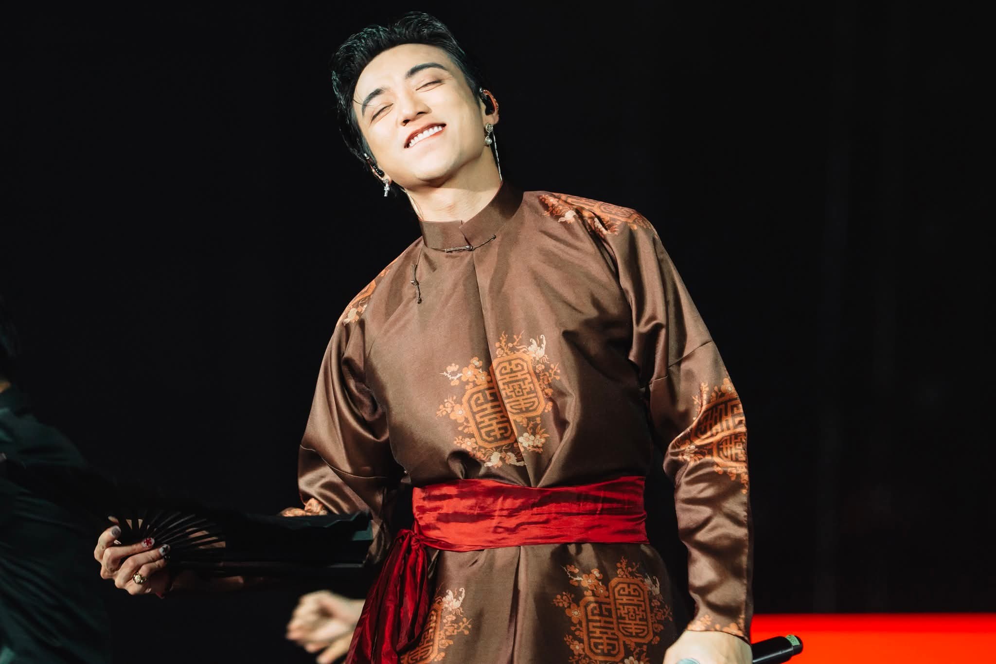 <p>buôn lậu</p>