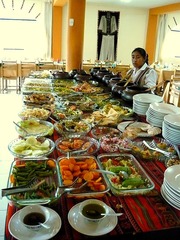 <p>ăn tự chọn</p>