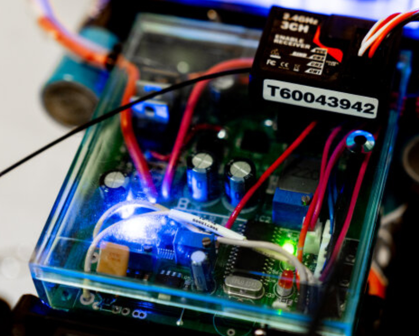 <p>Control Unit - manages fuel cell system, processes sensor signals, regulates components like fan, valves, and power delivery to keep the system running safely</p>