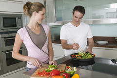 <p>/kʊk təˈɡeðə/</p><p>(collocation) nấu ăn cùng nhau</p><p>We often cook together on weekends.</p>