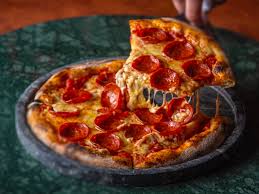 <p>PEPPERONI PIZZA</p>