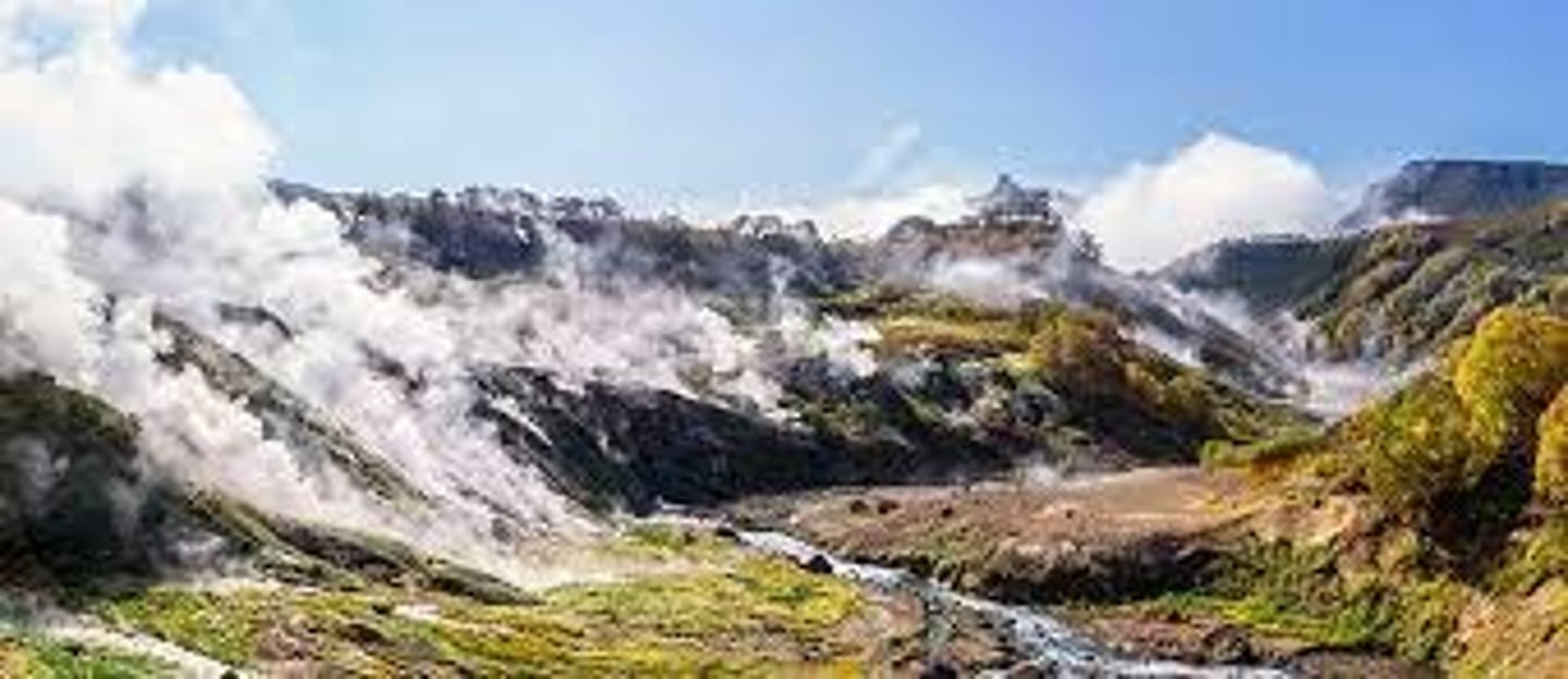 <p>TRANSLATION: Долина гейзеров</p><p>DEFINITION: A geyser field on the Kamchatka Peninsula, Russia, and the second-largest concentration of geysers in the world.</p><p>EXAMPLE: It's my dream to take a helicopter tour to .................. one day. Моя мечта — однажды отправиться на вертолётную экскурсию в ДОЛИНУ ГЕЙЗЕРОВ.</p>