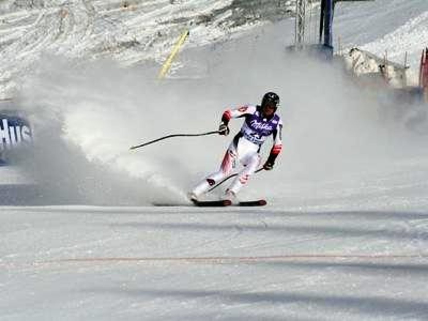 <p>un skieur</p>