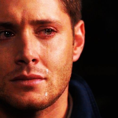 <p><span><strong><span>weinen (über + Akkusativ / vor + Dativ)</span></strong></span></p><p><span><span>Das Kind </span><strong><span>weint vor</span></strong><span> Schmerzen nach der Operation</span></span></p>