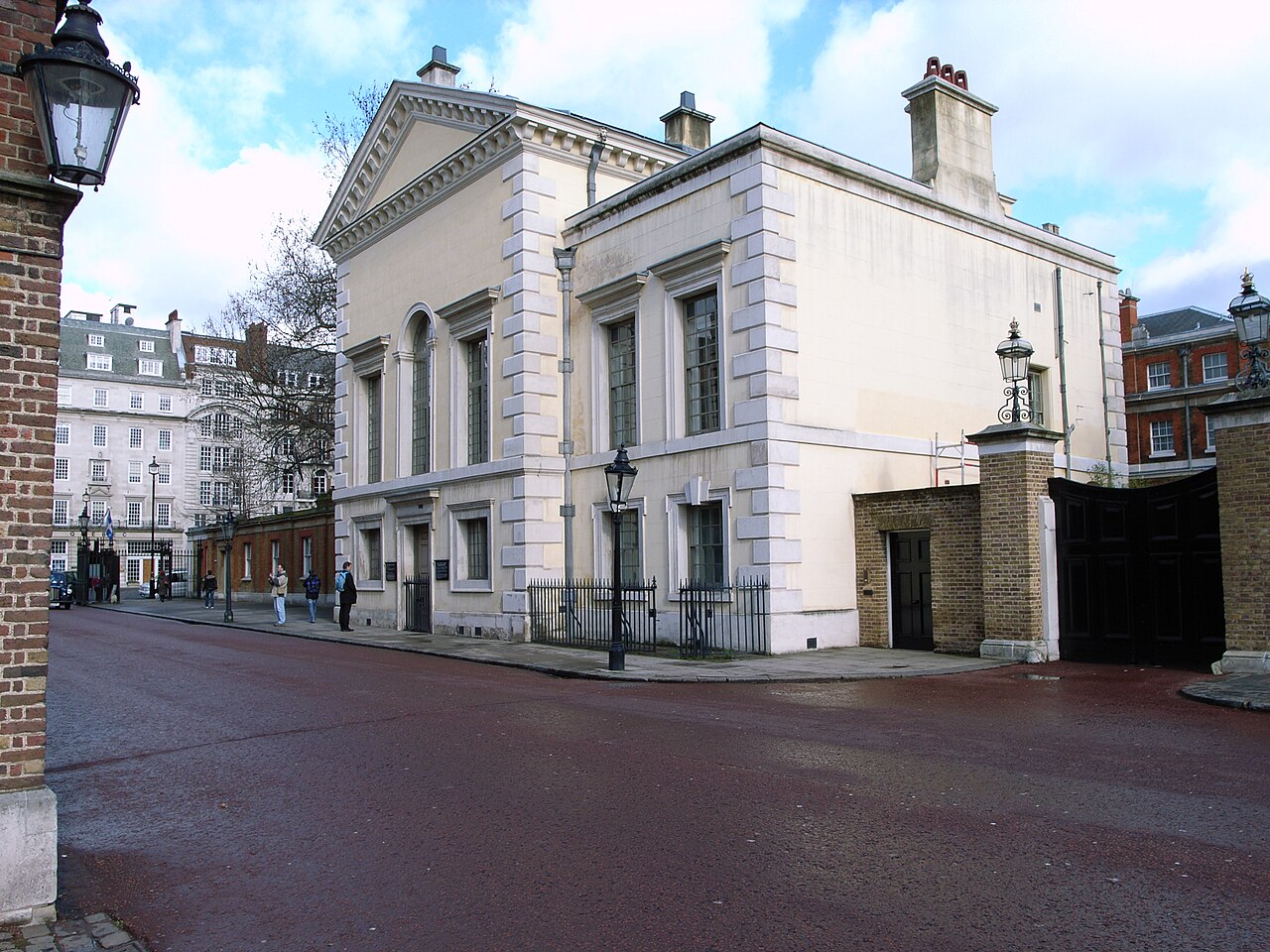 <ul><li><p>Located in St. James Palace </p></li></ul><p></p>