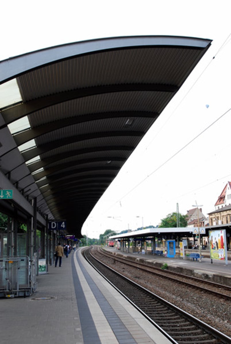<p>platform track</p>