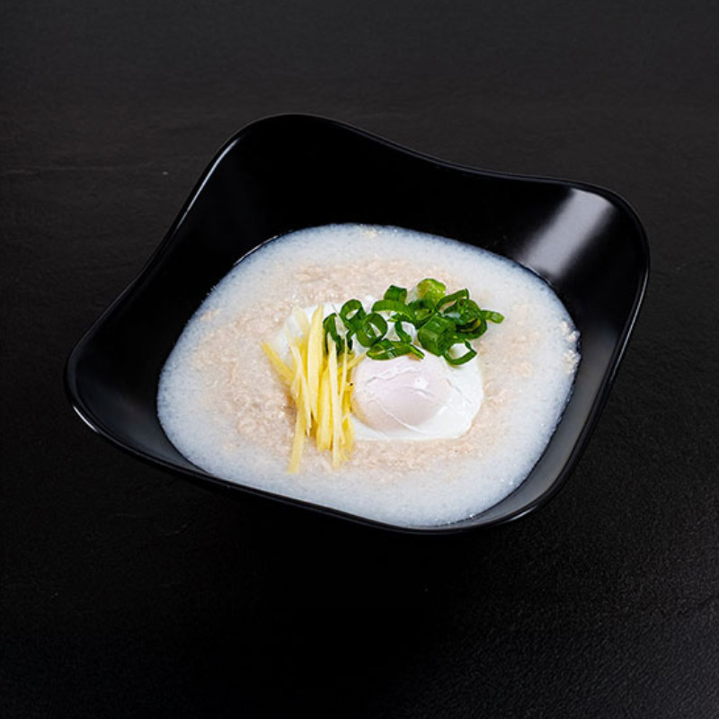 <p>Porridge de riz, poulet haché</p>