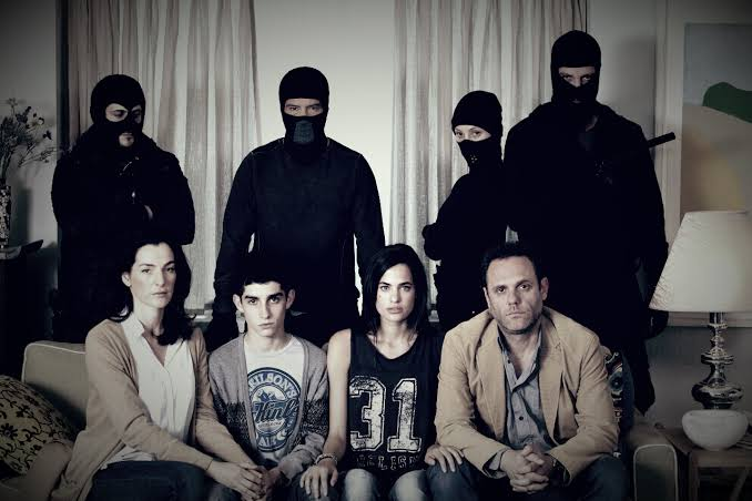 <p>Ex: Don’t shoot! They have<strong> hostages</strong></p>