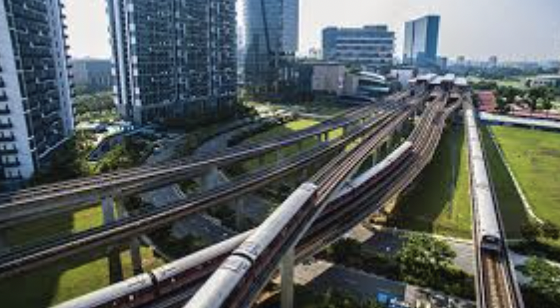 <p>Comment pourrions-nous encourager les gens à passer à des alternative plus propres (éolien, électrique, transports communs)?</p>