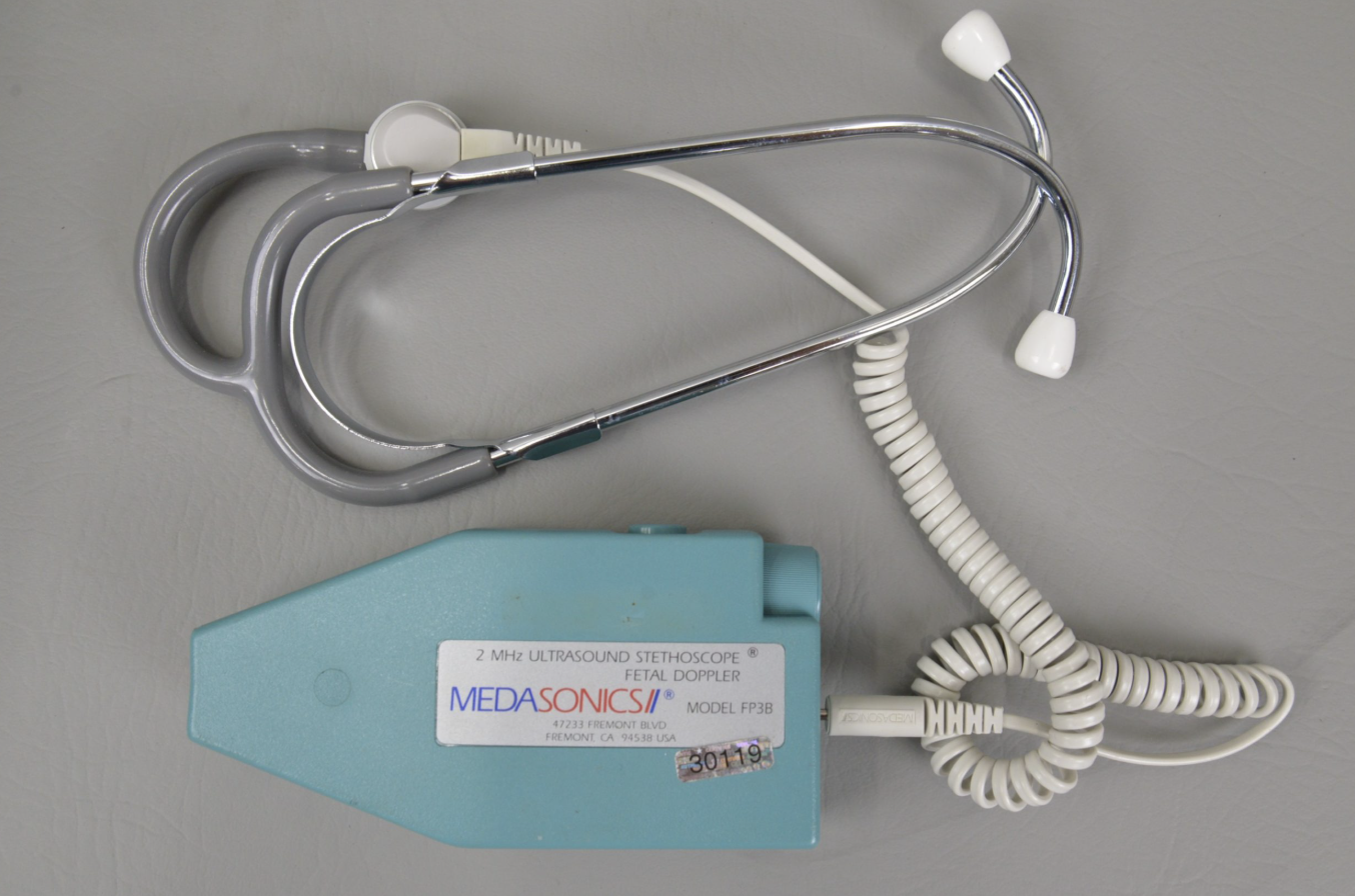 <p>Doppler ultrasound stethoscope (DUS)</p>