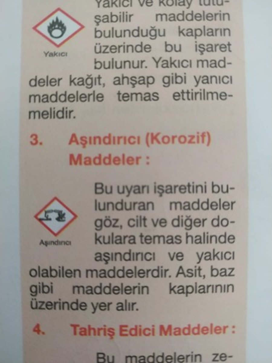<p>Buharı solunmamalıdır, yüzeyleri aşındırıcıdır. Baz, Asit, Peroksit gibi maddelerin üzerinde bulunur.</p>