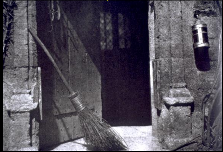 <p>what is The Open Door (1843) by Fox-Talbot compared to?</p>