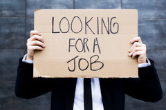 <p>/ˌʌn.ɪmˈplɔɪ.mənt/ (n) - Tình trạng thất nghiệp. Ví dụ: The government is trying to reduce youth unemployment.</p>