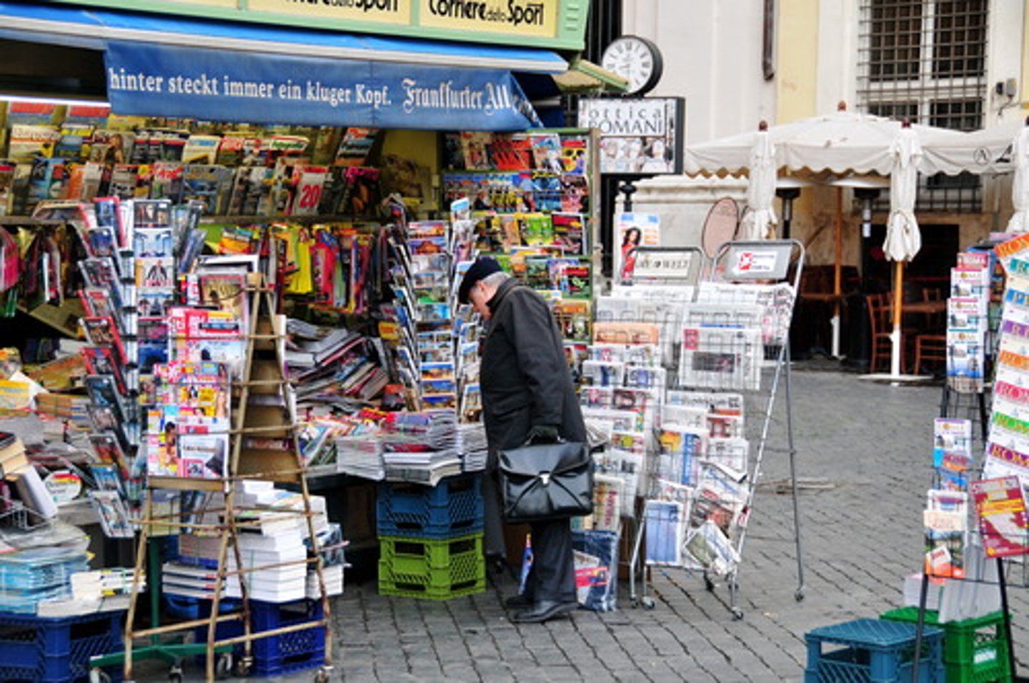 <p>compro revistas en ...</p>