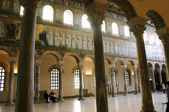 <p>Hall church</p>