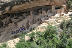 <p>Environment: Desert: created Adobe apartments clay/straw homes</p><p>Irrigation ditches were dug to do farming</p><p>Climate: Desert (hot, dry)</p><p>Made homes in cliffs for shade</p><p>Cotton clothing</p>