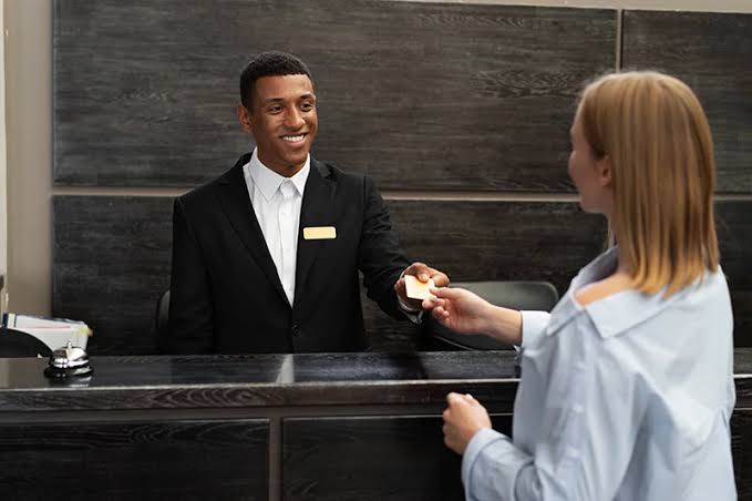 <p>hotel assistant — Ask the ______</p>