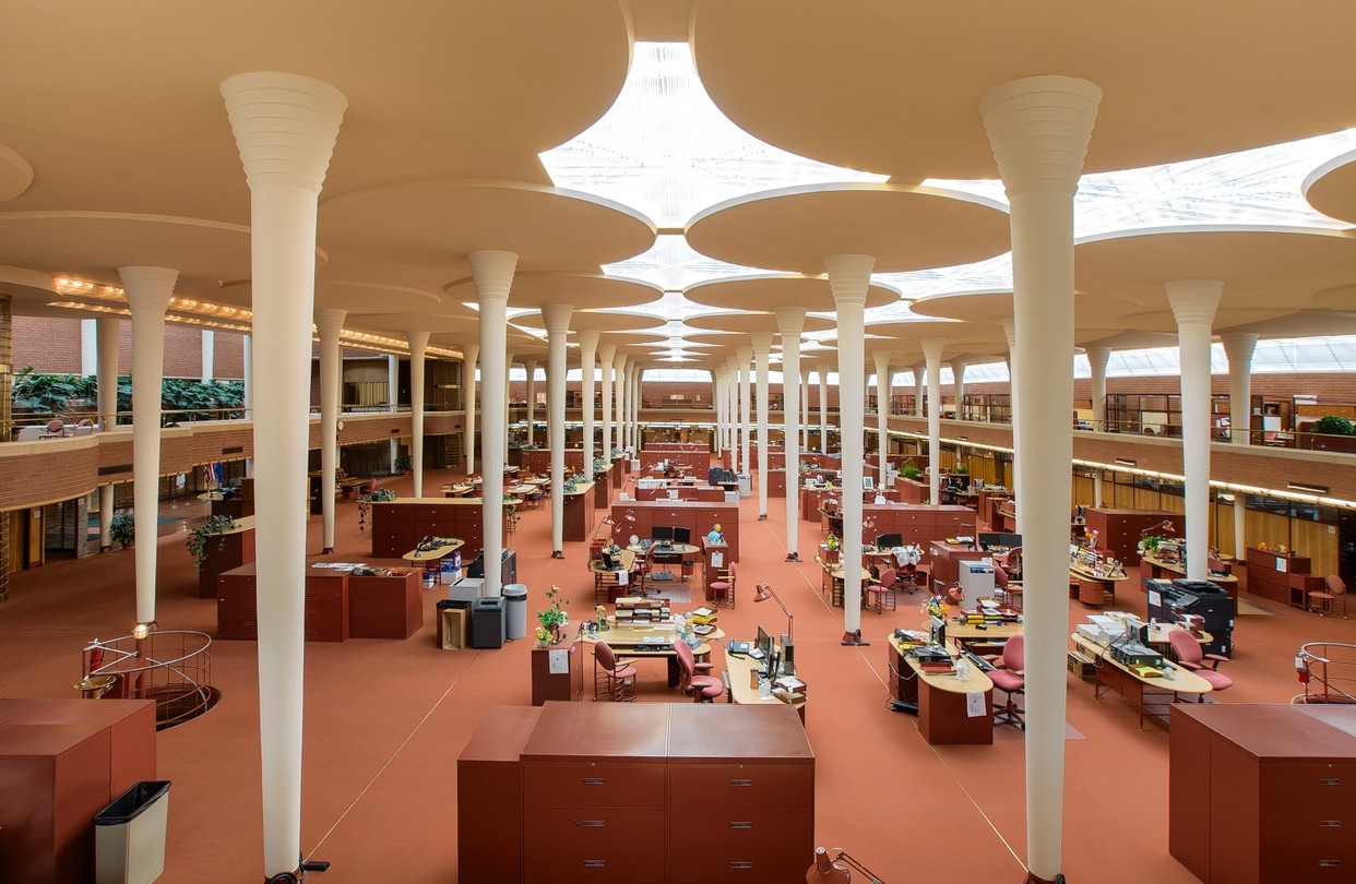 <p><u>S.C. Johnson and Co., Administration Building: Frank Lloyd Wright (1939) Racine, Wisconson</u></p>