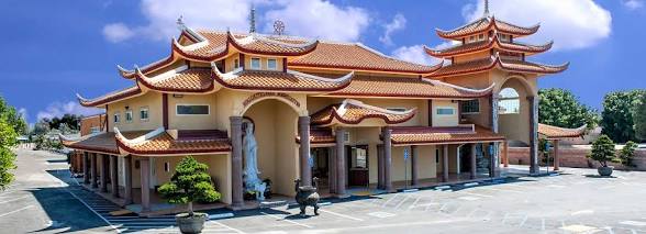 <p><span><span>Tu Viện Hoa Nghiêm, Santa Ana, California.</span></span></p>
