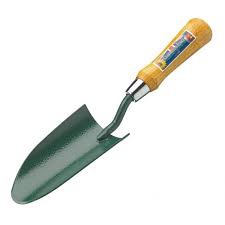 <p>Example: Use a small _____ to plant the <mark data-color="yellow" style="background-color: yellow; color: inherit;">flower bulbs.</mark></p><p>A small hand tool with a curved blade used in gardening.<br>US: /ˈtraʊ.əl/UK: /ˈtraʊ.əl/</p><p>Bái / <mark data-color="yellow" style="background-color: yellow; color: inherit;">Xẻng nhỏ làm vườn</mark></p><p>Xẻng ngắn cầm một tay để xới đất chậu hoa, trồng cây nhỏ.<br></p><p><mark data-color="yellow" style="background-color: yellow; color: inherit;">flower bulbs</mark> trong tiếng Anh có nghĩa là <strong><mark>củ hoa</mark></strong>. Đây là phần thân hoặc rễ phình to nằm dưới mặt đất của một số loài thực vật, chứa các chất dinh dưỡng giúp nuôi mầm non và phát triển thành cây hoa mới khi mùa vụ đến. [1, 2, 3]</p>