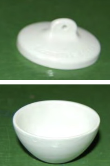 <p>Porcelain Crucible with Lid</p>