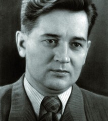 <p>Український письменник, літературний критик, громадський діяч. Лауреат Сталінської премії, перший лауреат республіканської премії ім. Шевченка (1962), голова Спілки письменників України (1959—1971), академік НАН України (1978). Герой України (2005, посмертно). За роман «Собор» зазнав цькувань (1968)</p>