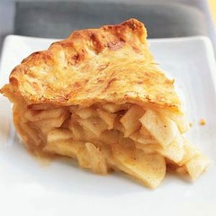 <p>baked pastry crust with sweet or savory filling Example: American family dinners often end with apple _____. bánh pie c / u Bánh nướng nhân ngọt/mặn, có vỏ kín phủ lên trên. UK: /paɪ/ | US: /paɪ/</p>